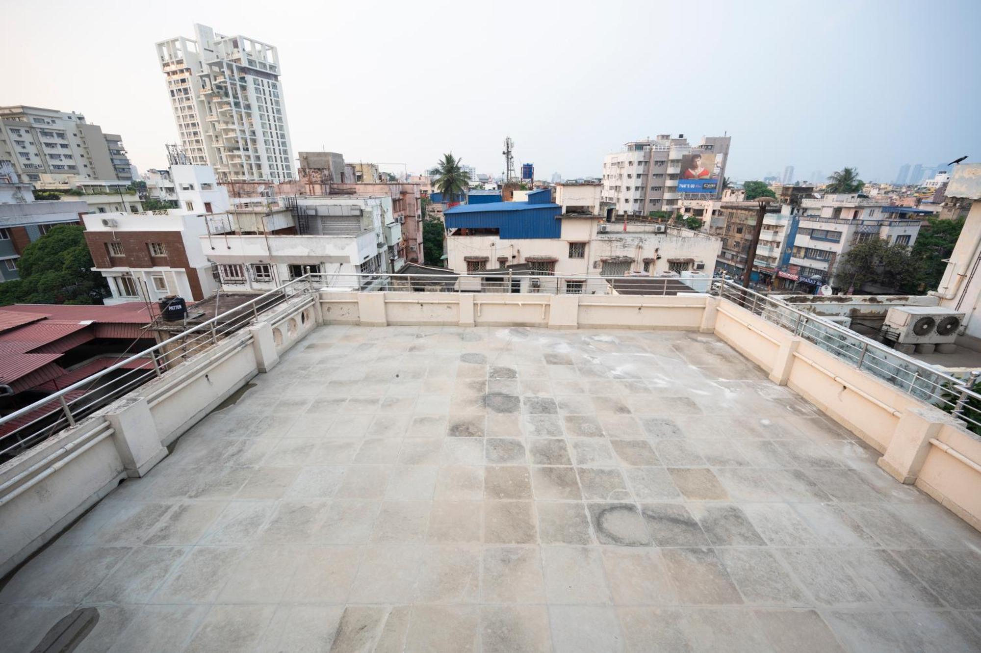 Lakeside Suites Kolkata Exterior photo